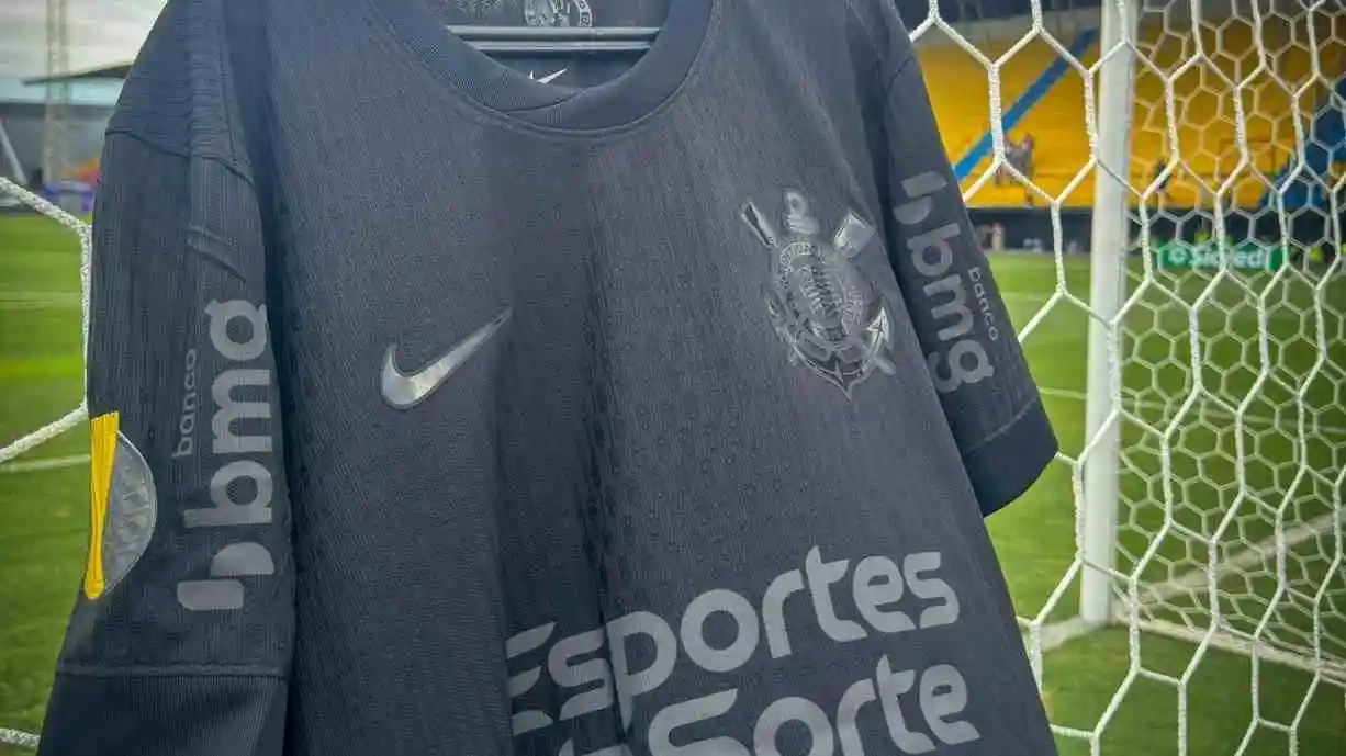 Corinthians ainda pode ter mais quatro patrocínios em camisa para 2025