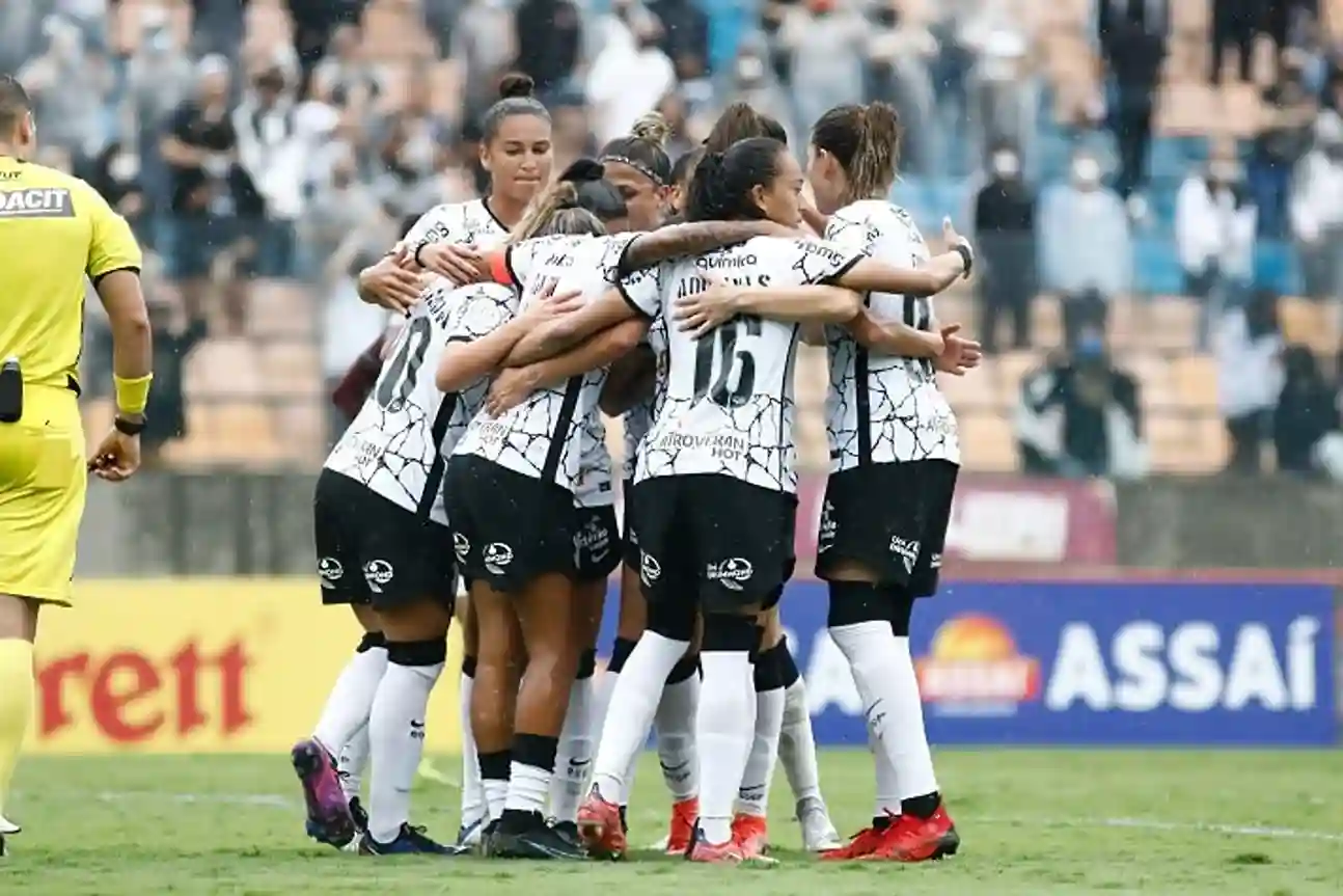 Dirigente do Corinthians concede entrevista ao site 'Meu Timão' e vê elenco fechado para a temporada do futebol feminino - Foto: Reprodução