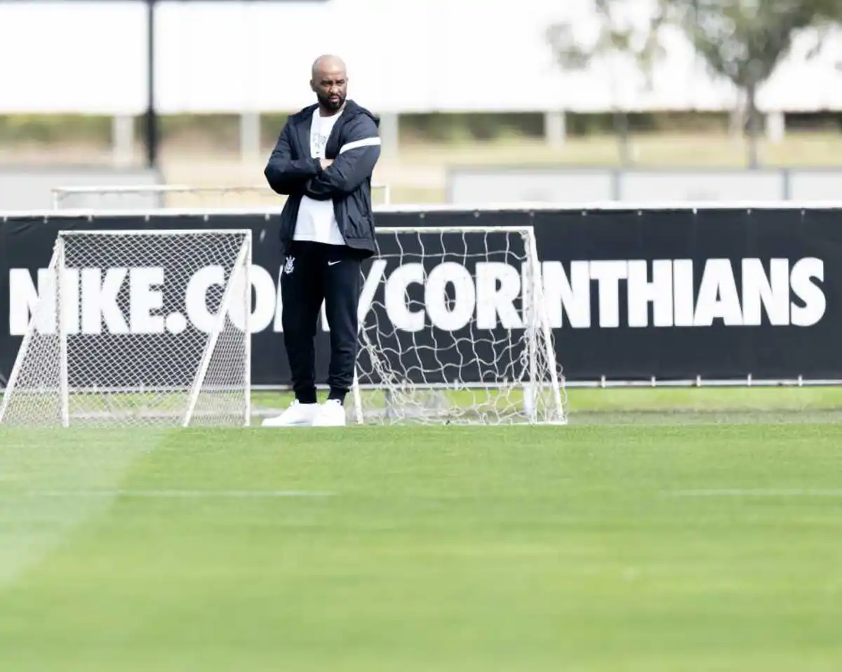 Fabinho Soldado comenta saída de Pedro Raul do Corinthians e fala sobre reforços neste fim de janela