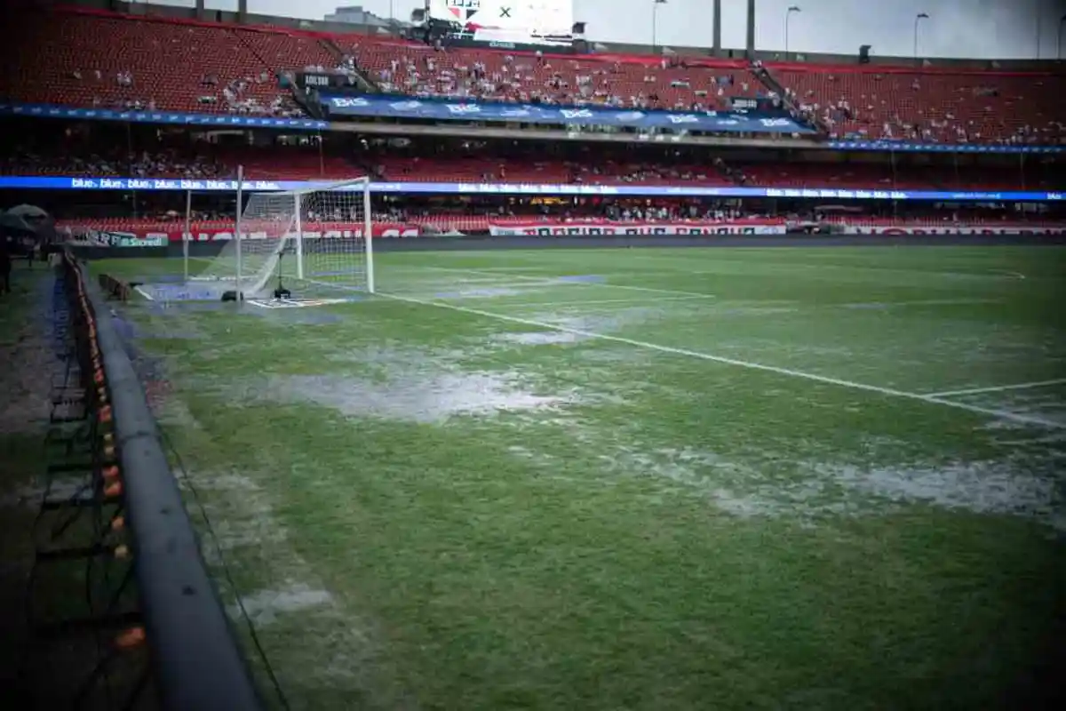 Morumbi vira meme após adiamento da partida