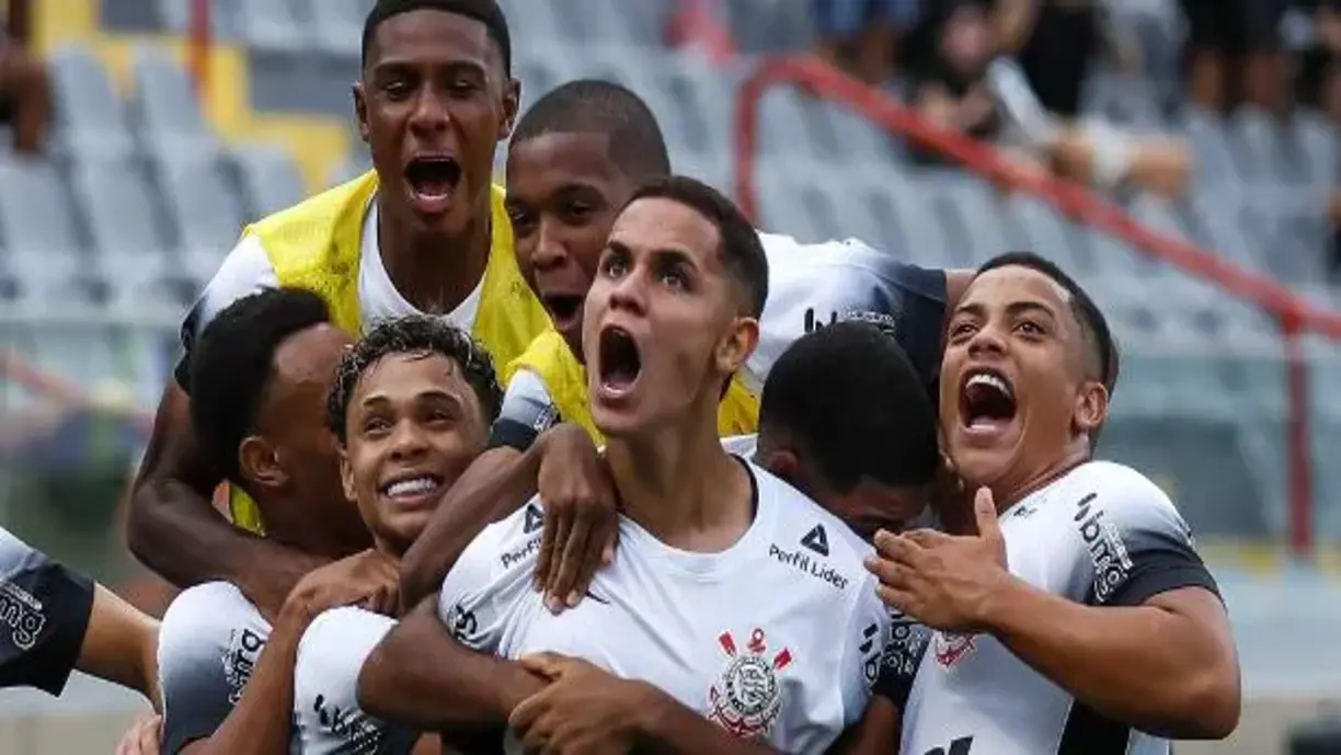 Corinthians promove jogadores vice-campeões da Copinha para o profissional