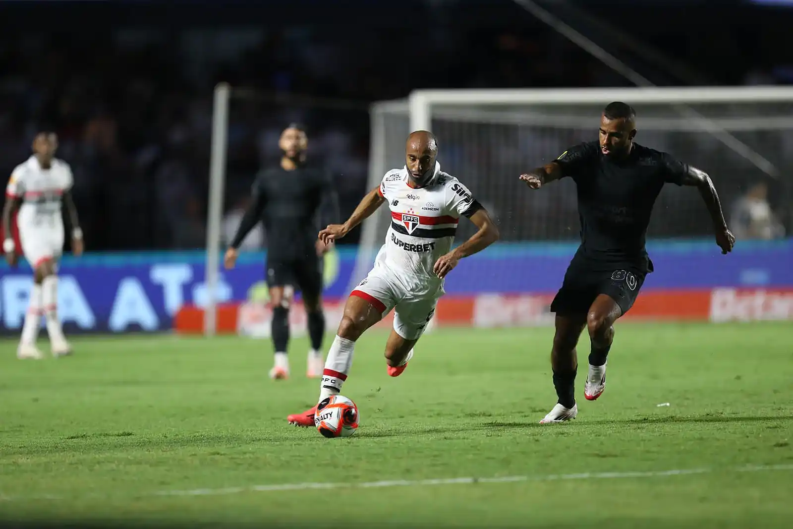 São Paulo alfineta o Corinthians nas redes sociais após vitórias na Copinha e no Paulistão