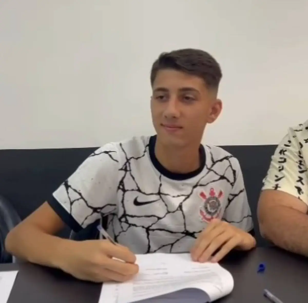 Corinthians reforça defesa do Sub-17 com zagueiro vindo de Santo André e várzea