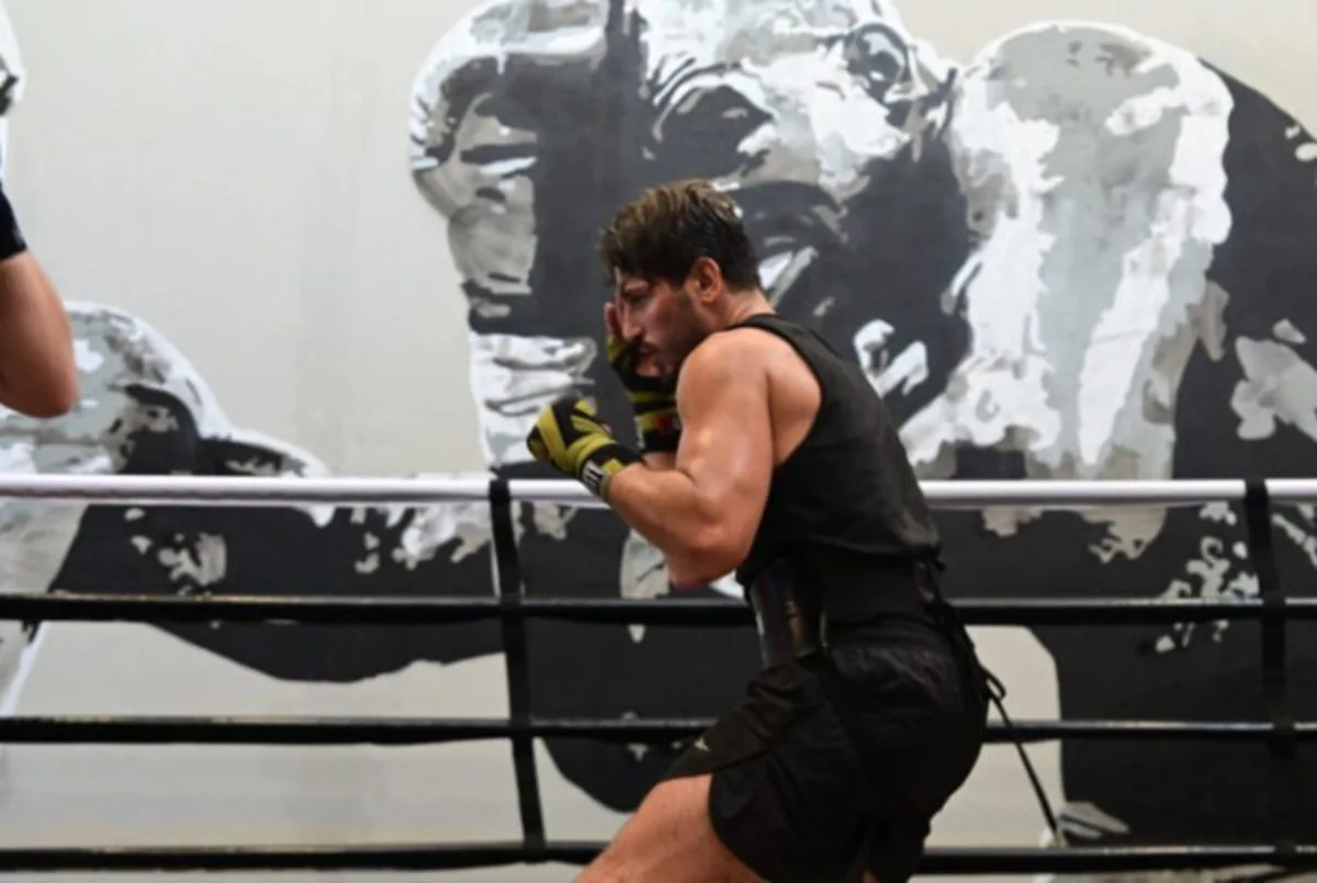 Ator Daniel Rocha durante seu treinamento de boxe em uma academia de São Paulo. Foto: Leo Franco/AgNews