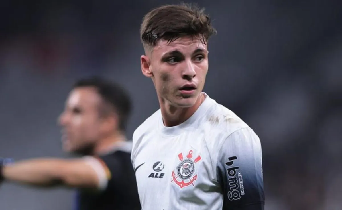  Tottenham Hotspur, da Inglaterra despertou interesse em adquirir o meio-campista Breno Bidon, Corinthians considera venda. Foto: Ettore Chiereguini/AGIF.