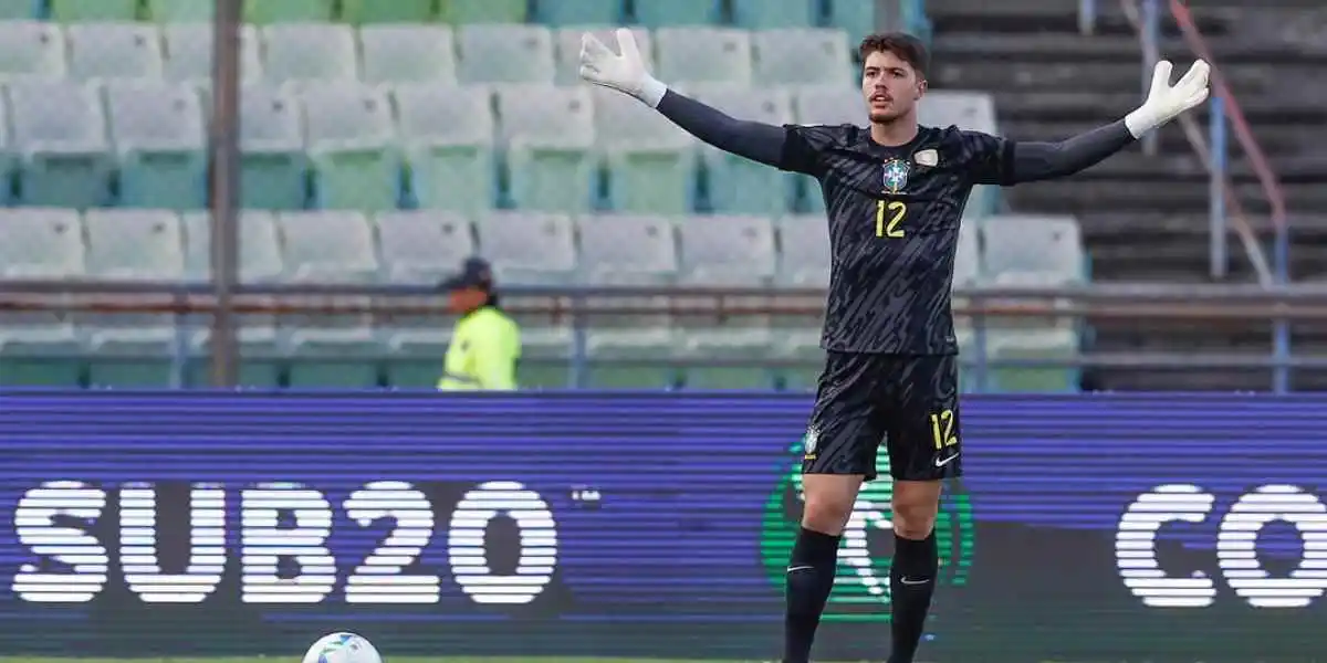 Felipe Longo é destaque do Corinthians na classificação do Brasil