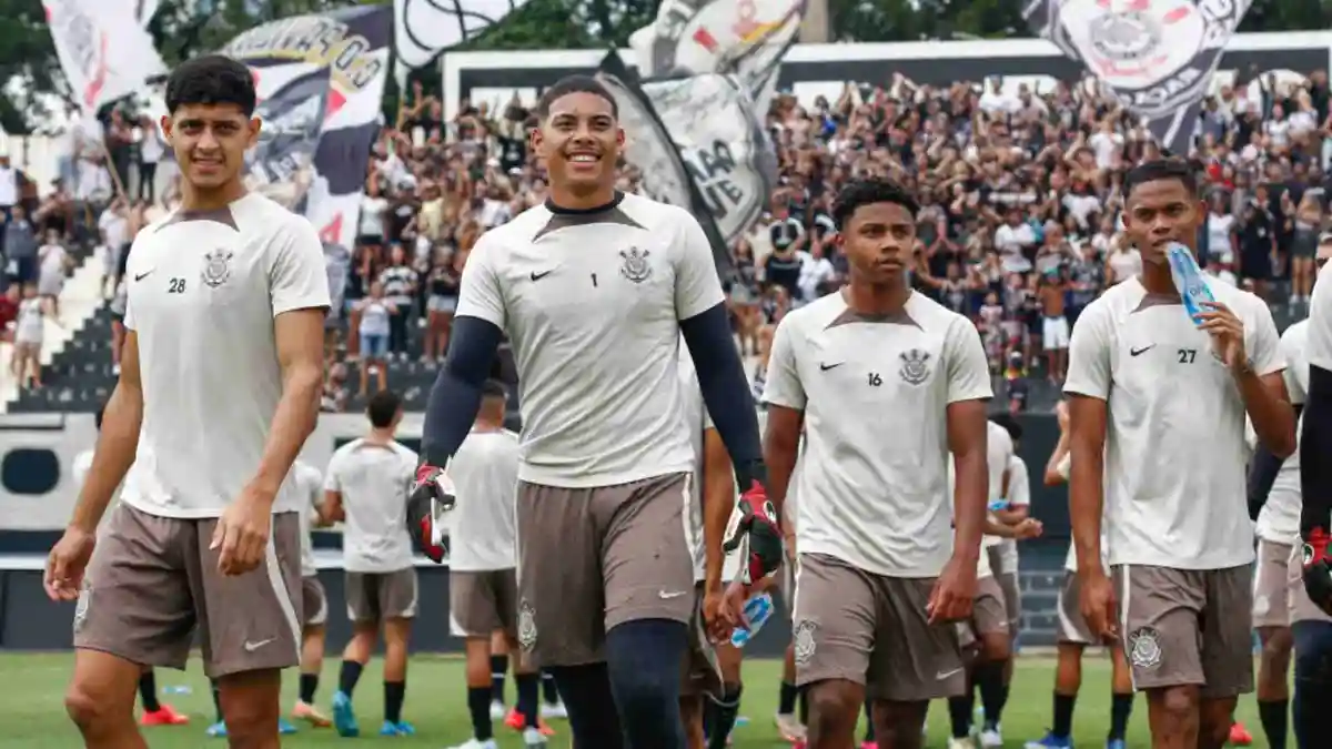 Futuro Alvinegro: Jovens do Sub-20 do Corinthians Chegam ao Último Ano de Base