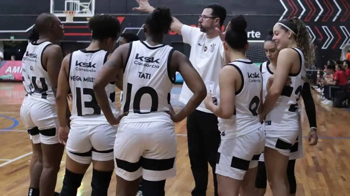 Corinthians anuncia quatro reforços para o basquete feminino