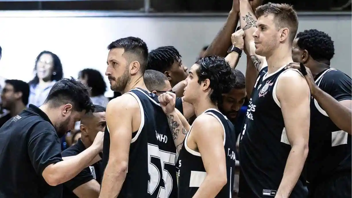 Após a derrota para o Bauru Basket, o Corinthians Basquete enfrentará um período sem jogos devido à pausa no NBB - Foto: Hedgard Moraes / MTC