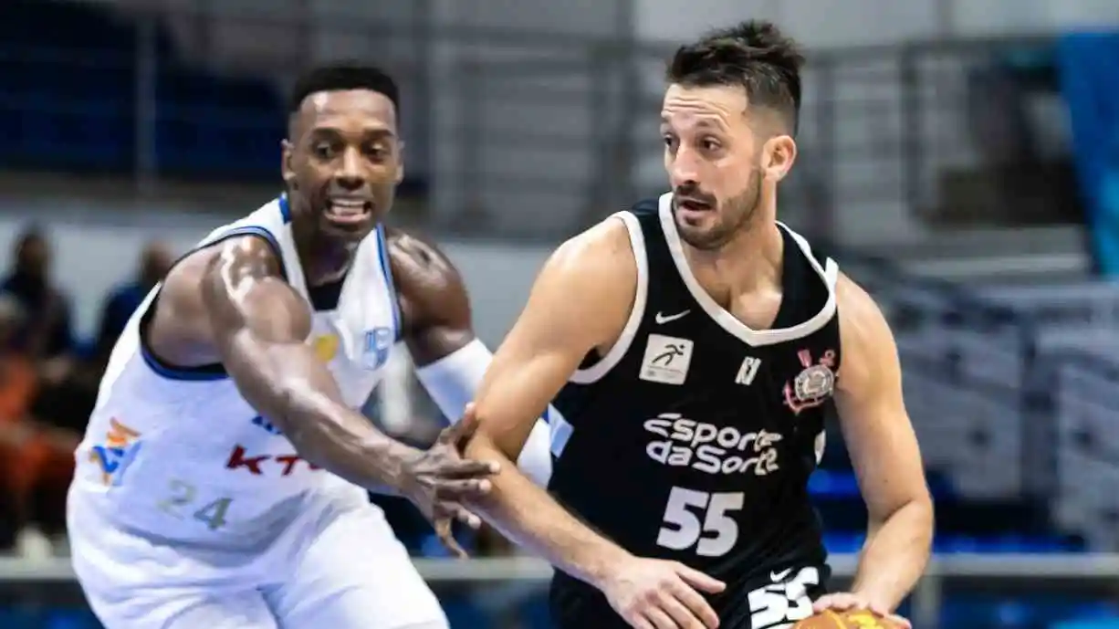 Corinthians vence e acaba com invencibilidade do Minas em casa no NBB