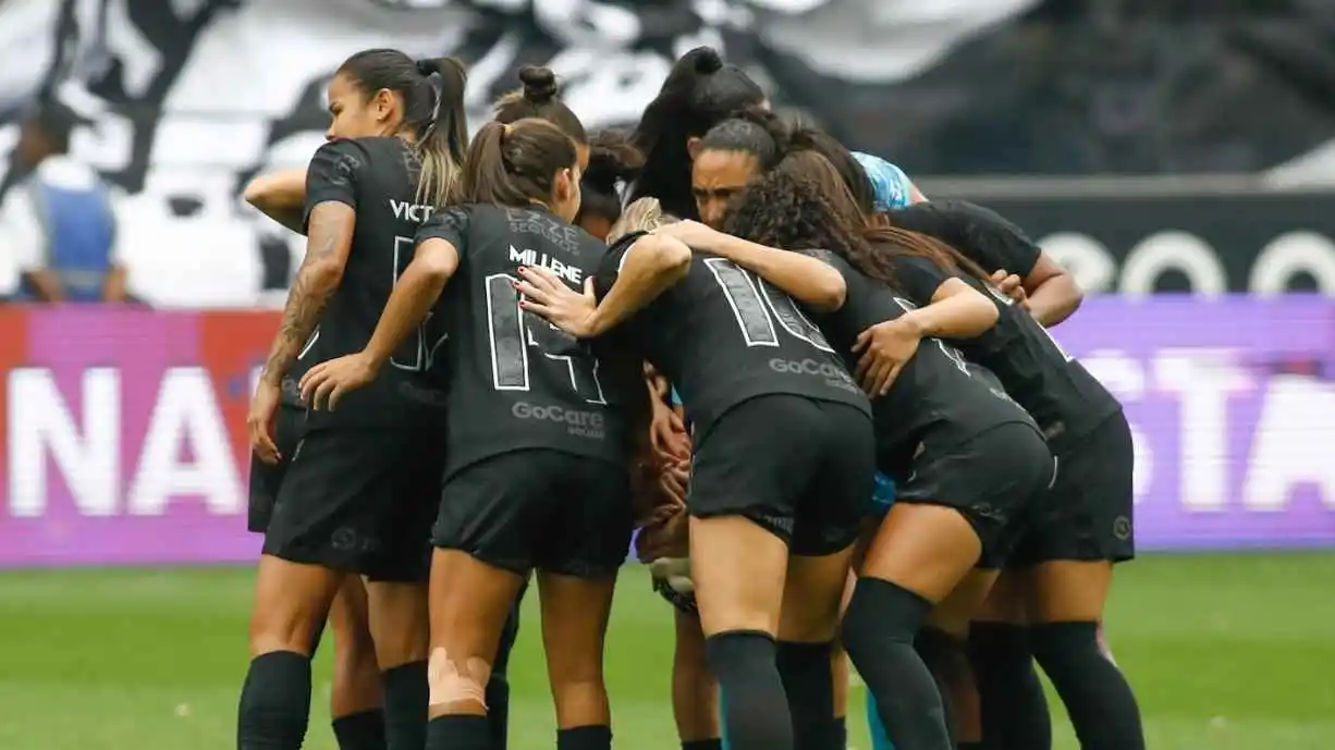 O Corinthians Feminino segue fazendo história no futebol nacional, em busca de mais um título para a coleção. Foto: Reprodução