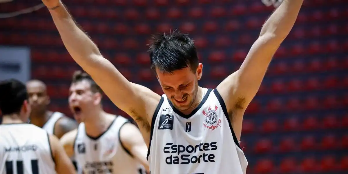 Membro da comissão técnica do Corinthians é agredido por torcedores do São Paulo em partida do NBB