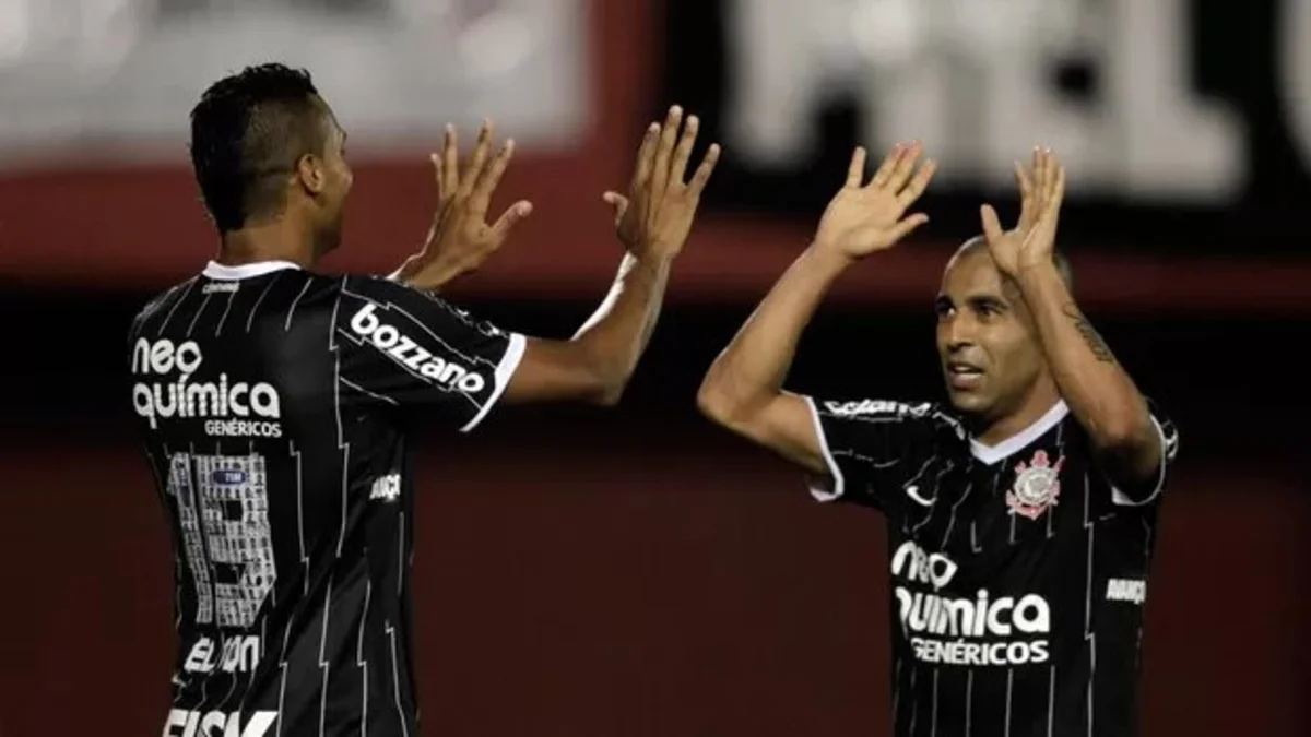 Elton e Sheik, foram os autores dos dois últimos gols do Corinthians no Paraguai pela Libertadores da América. Foto: Reuters