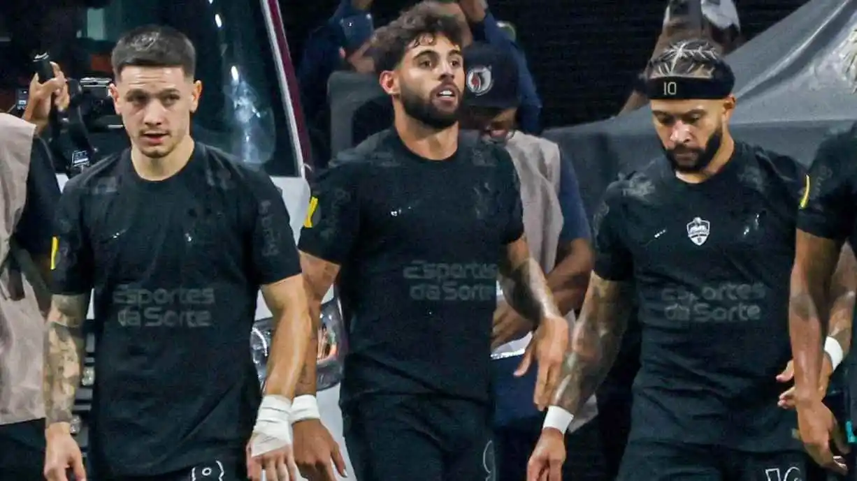 Dupla do Corinthians fica de fora da lista final de convocados para a seleção brasileira