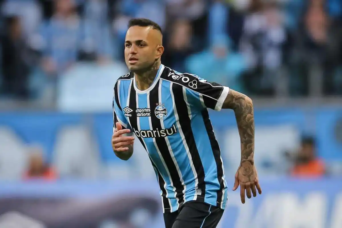 O Técnico Renato Gaúcho falou sobre os desafios enfrentados pelo jogador após sua saída do clube gaúcho.  Foto: Pedro Tesch/Getty Images