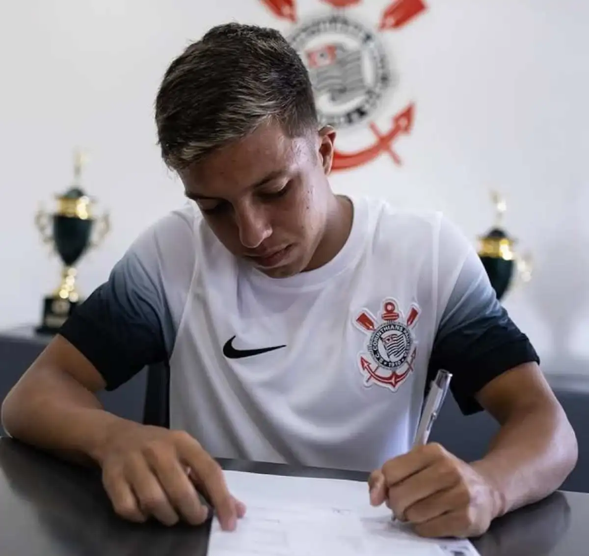 Heitor Luis chegou no Corinthians aos oito anos, passando pelas principais categorias até chegar no Sub-17. Foto: Reprodução