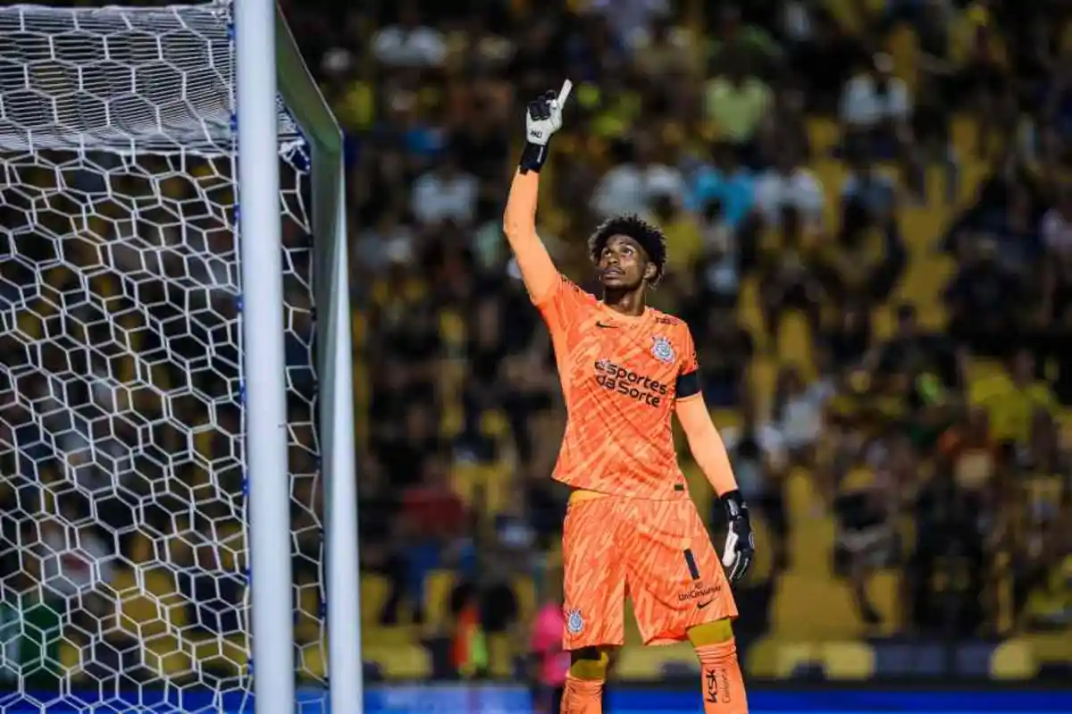 Hugo Souza diz como o Corinthians precisa se comportar para vencer o Derby na próxima rodada do Paulistão