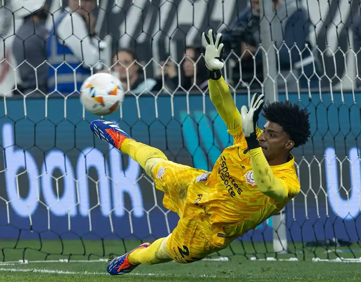 Hugo Souza enaltece Neymar, mas pede foco do Corinthians contra o Santos - Foto: Rodrigo Coca/Agência Corinthians