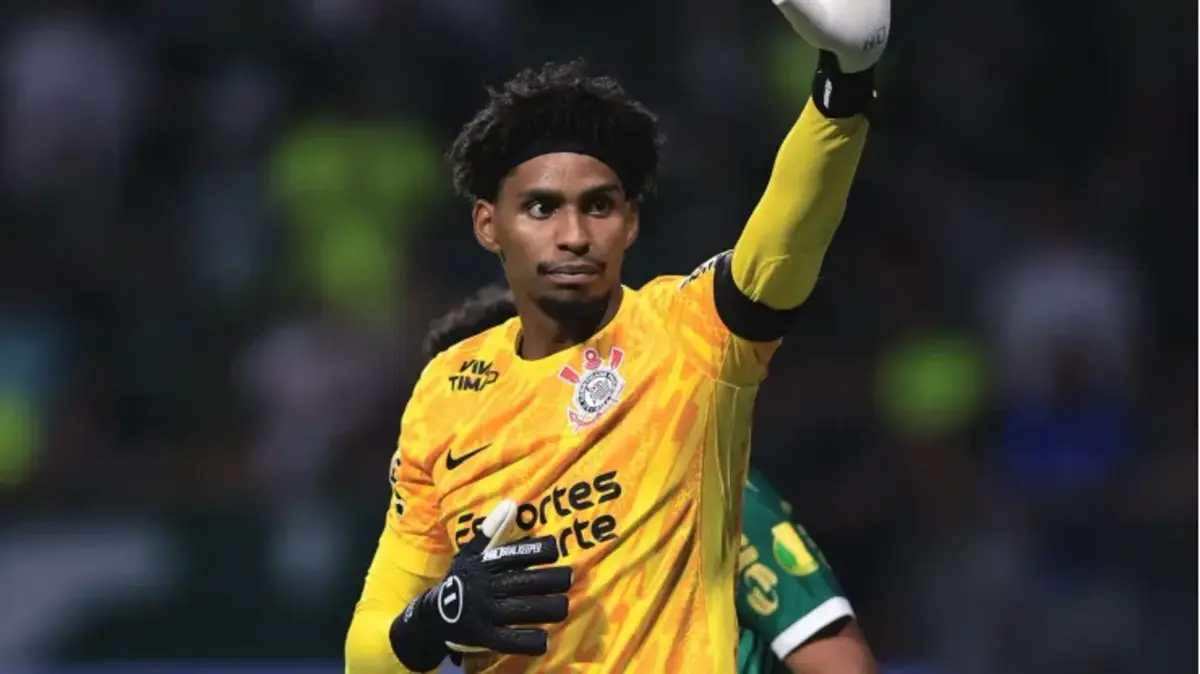 Clube europeu possui interessem em contratar Hugo Souza, do Corinthians, após goleiro chamar atenção no clube alvinegro. Foto: Ettore Chiereguini/AGIF