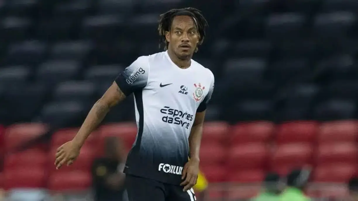 Volante André Carrillo soma 28 jogos com a camisa do Timão e teve o contrato renovado até 2026 | Rodrigo Coca/Agência Corinthians 