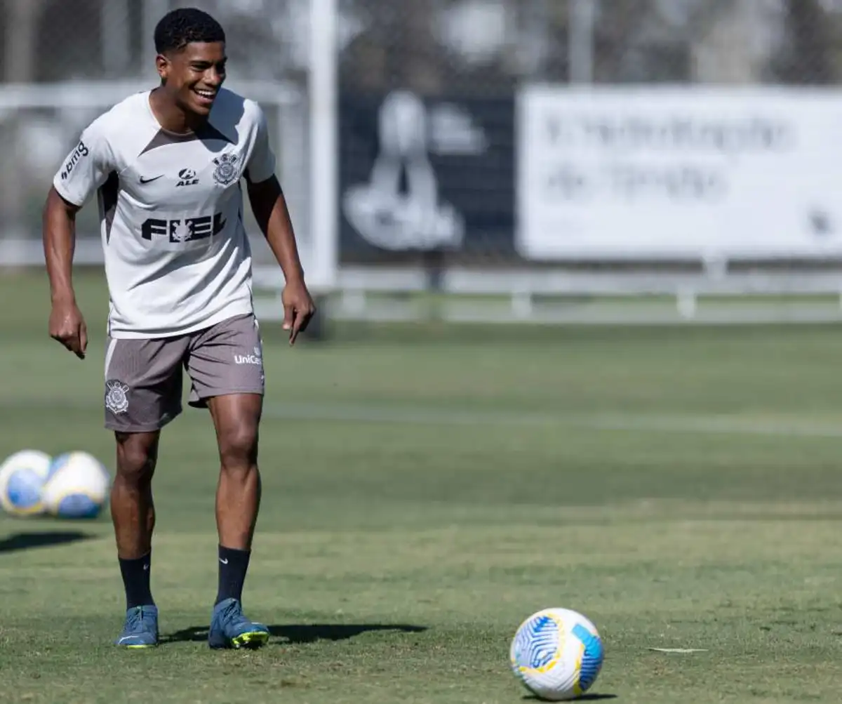 João Vitor, mais conhecido como Jacaré, vem treinando com o elenco profissional desde o início da pré-temporada. Foto: Rodrigo Coca / Agência Corinthians