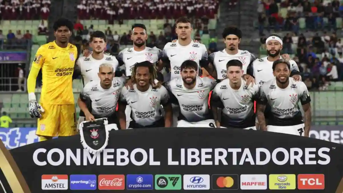 Corinthians realiza uma partida abaixo do esperado e Torcida cobra negativamente nas redes sociais. Foto: Edilzon Gamez/Getty Images