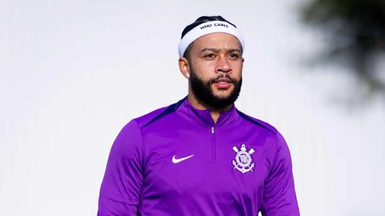 Corinthians confirma desfalque de Memphis Depay para próximo jogo; entenda