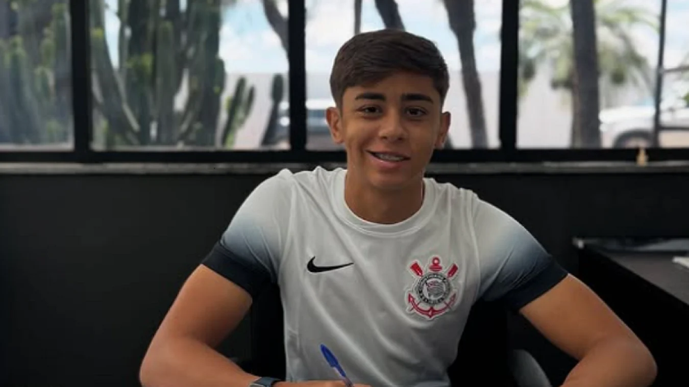 Corinthians acerta contratação de jovem para as categorias de base, após observar o atleta em torneio preparatório para a Copinha - Foto: Reprodução/Instagram