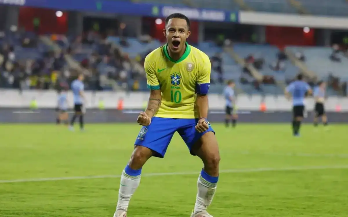 Pedrinho comemora gol marcado pelo Brasil sobre o Uruguai, no Sul-Americano Sub-20. Foto: Rafael Ribeiro/CBF