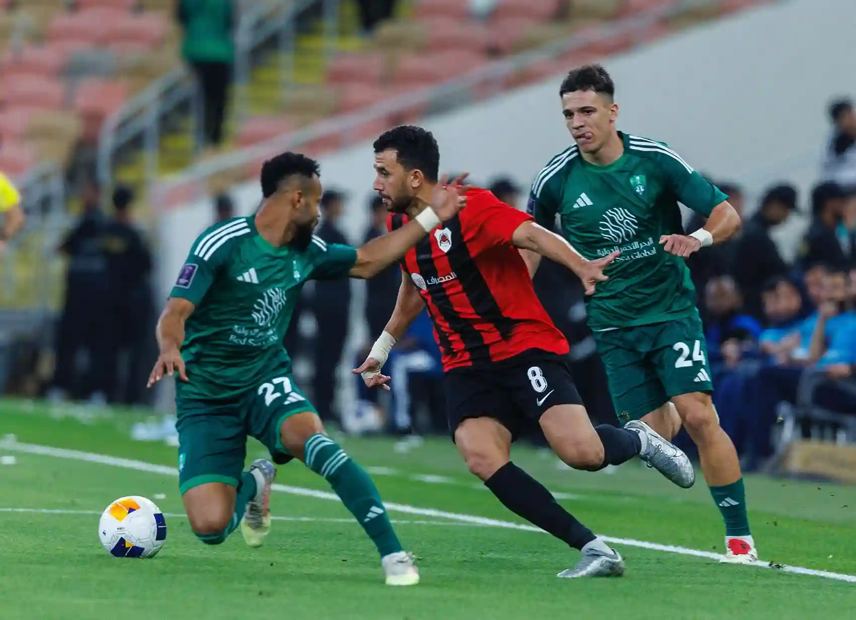 Ex-Corinthians veem time sendo eliminado da Liga dos Campeões da Ásia para time de Roberto Firmino