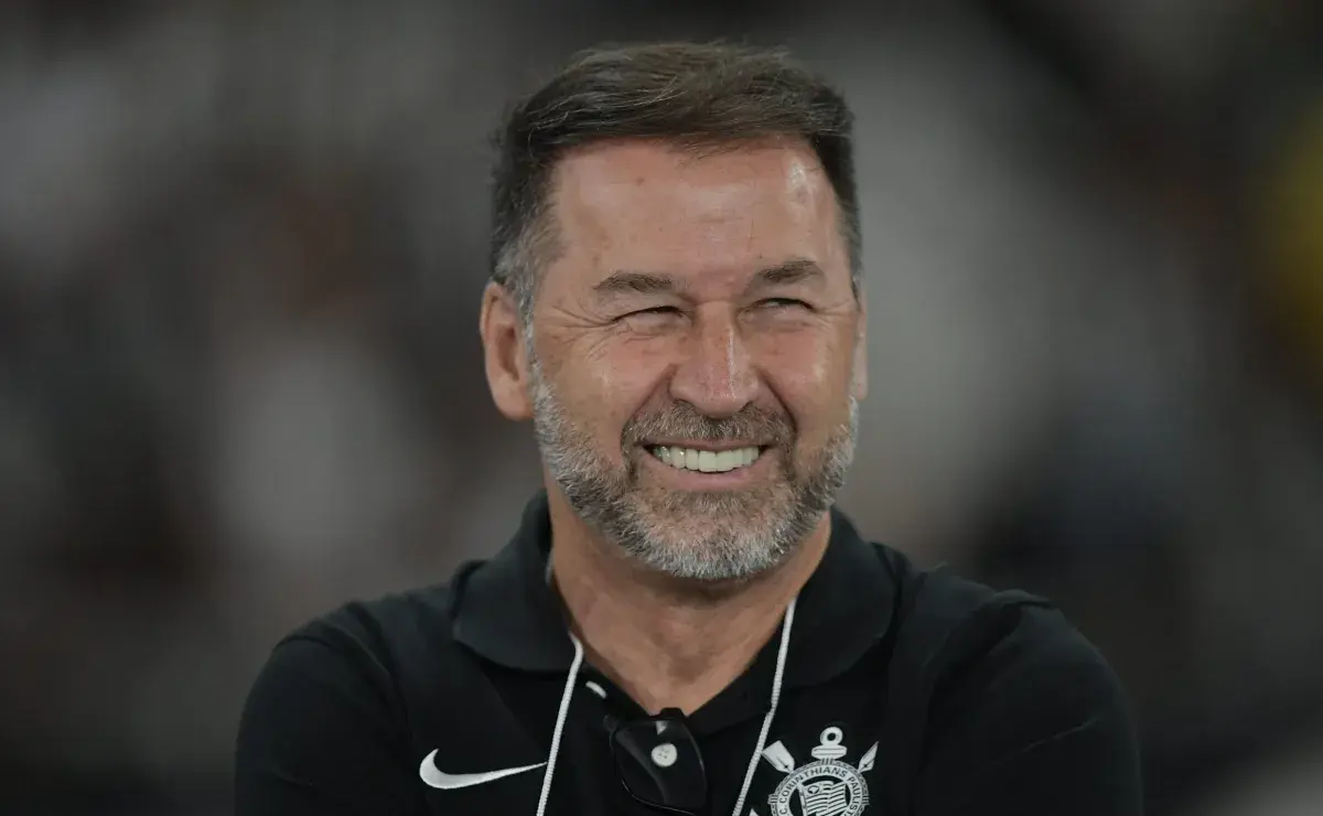 Sem reforços em mente para o meio da temporada, Corinthians deve focar em vendas na janela