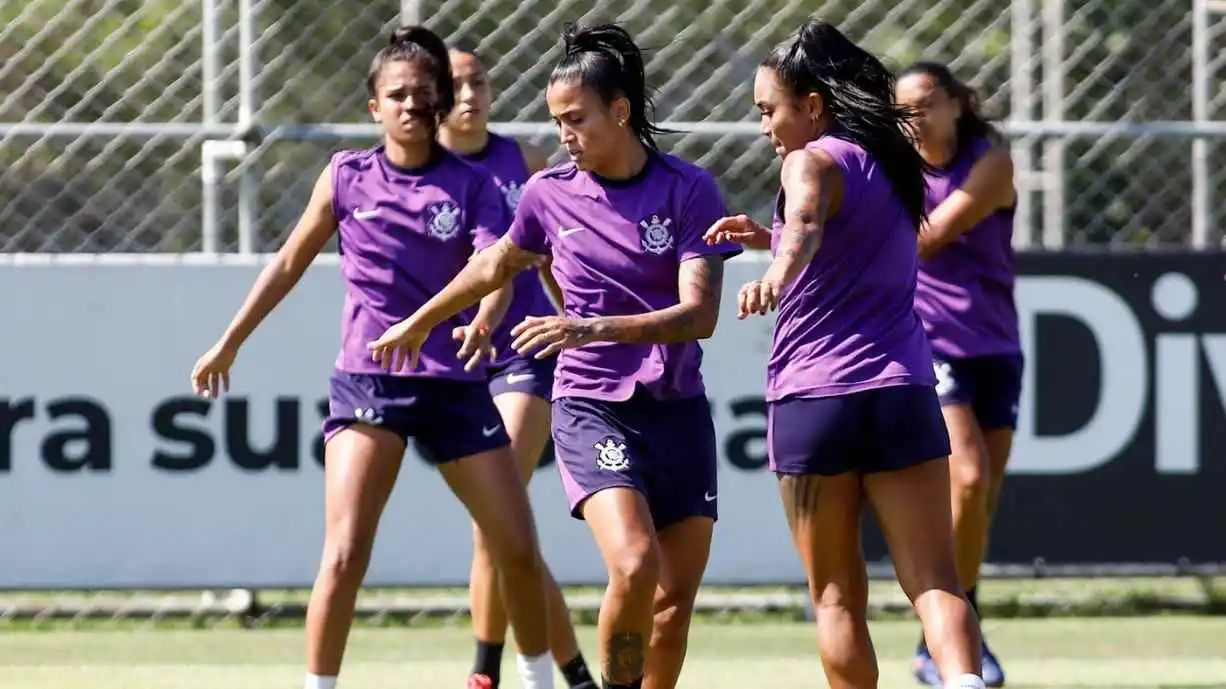 Os reforços receberam novas camisas, trazendo novidades para a equipe em 2025 - Foto: odrigo Gazzanel / Corinthians