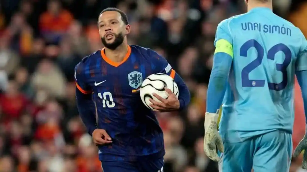 Corinthians define plano para retorno de Memphis Depay