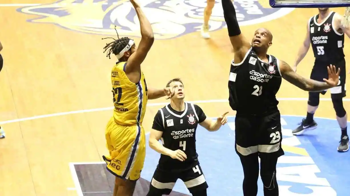 O Corinthians Basquete entra em quadra neste sábado (15) pelo NBB (Novo Basquete Brasil) contra o Mogi - Foto: Suelenn Ladessa / Mogi