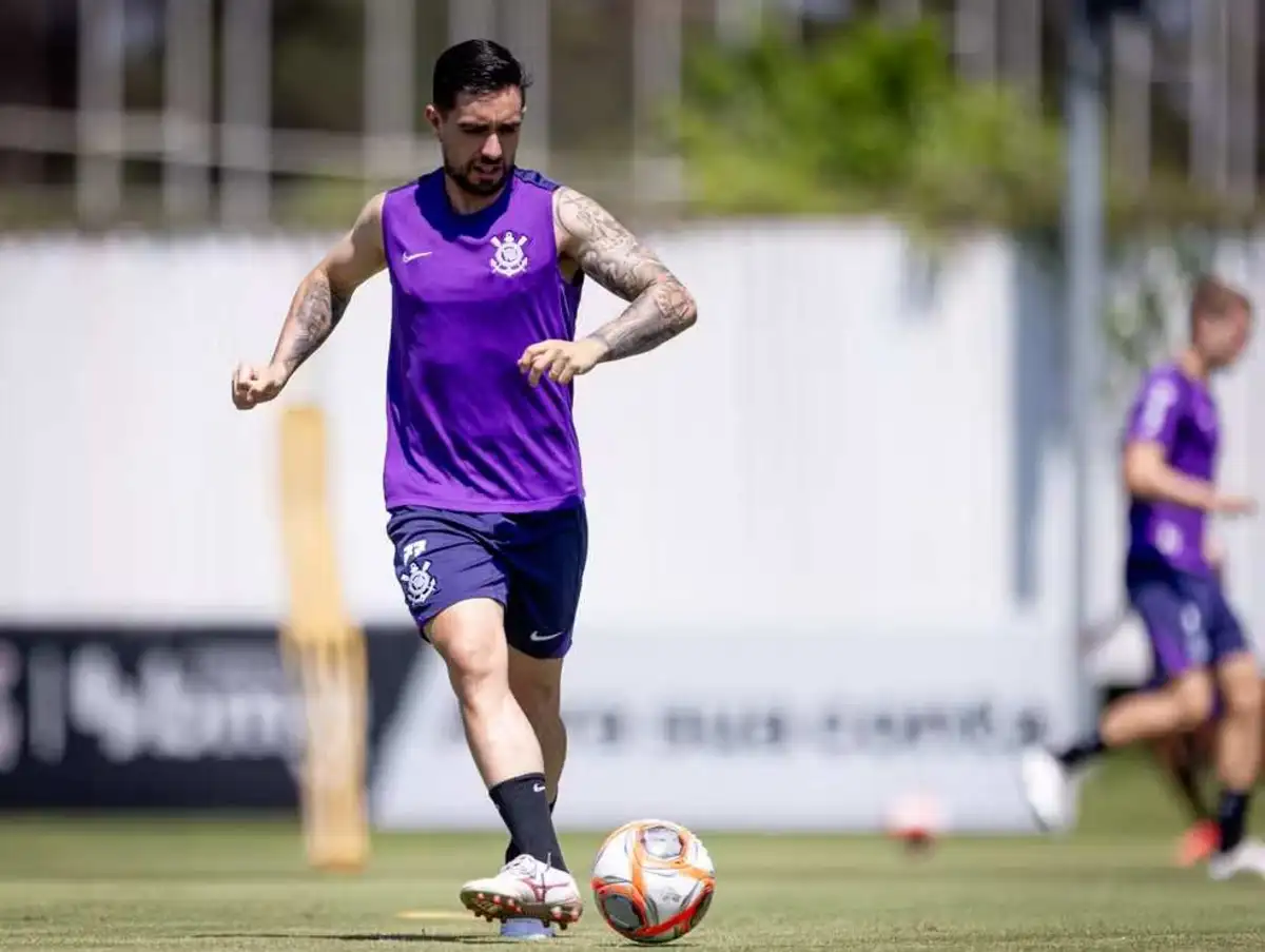 Jogador Igor Coronado fez trabalho com bola na manhã deste sábado, durante a preparação da equipe para o jogo final. Foto: Rodrigo Coca/Agência Corinthians