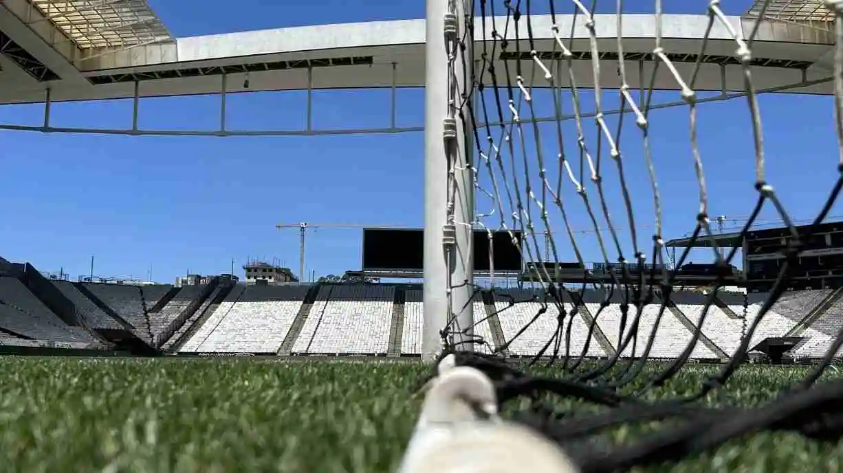 A arrecadação atual representa pouco mais de 5% da meta estipulada, mas o engajamento da torcida pode ser decisivo - Foto: Alexandre Kocinas / Corinthians