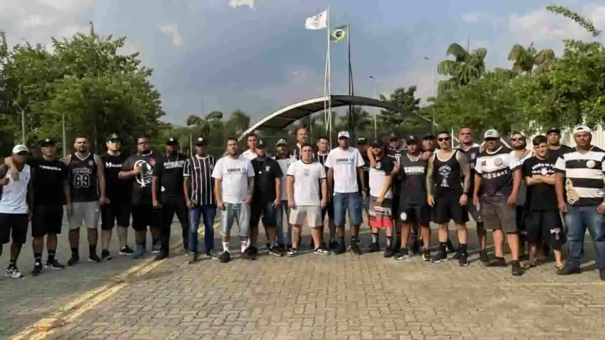 Representantes das torcidas organizadas do Corinthians se reuniram com jogadores e membros da comissão técnica - Divulgação / Gaviões da Fiel