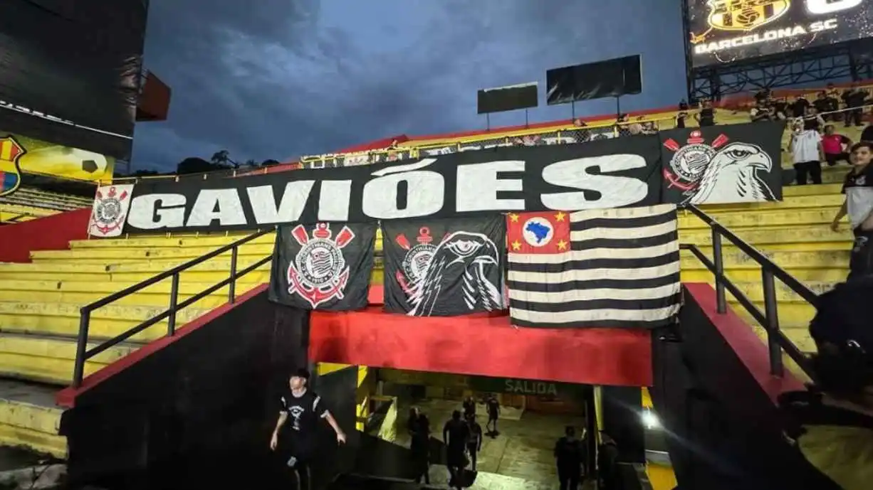 Em uma publicação no Instagram, a principal torcida organizada do Corinthians fez críticas fortes ao time e ao treinador - Foto: Gaviões da Fiel