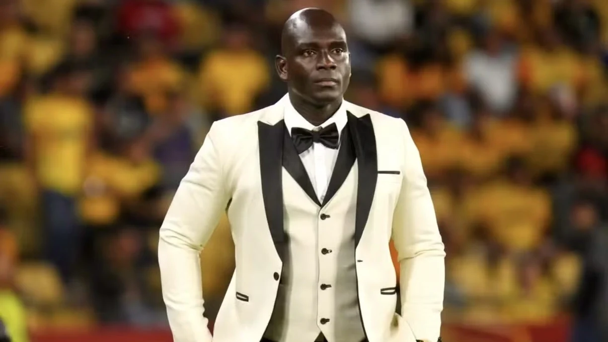 Técnico viralizou nas redes sociais e gerou comparações com ator francês Omar Sy | Divulgação/Conmebol 