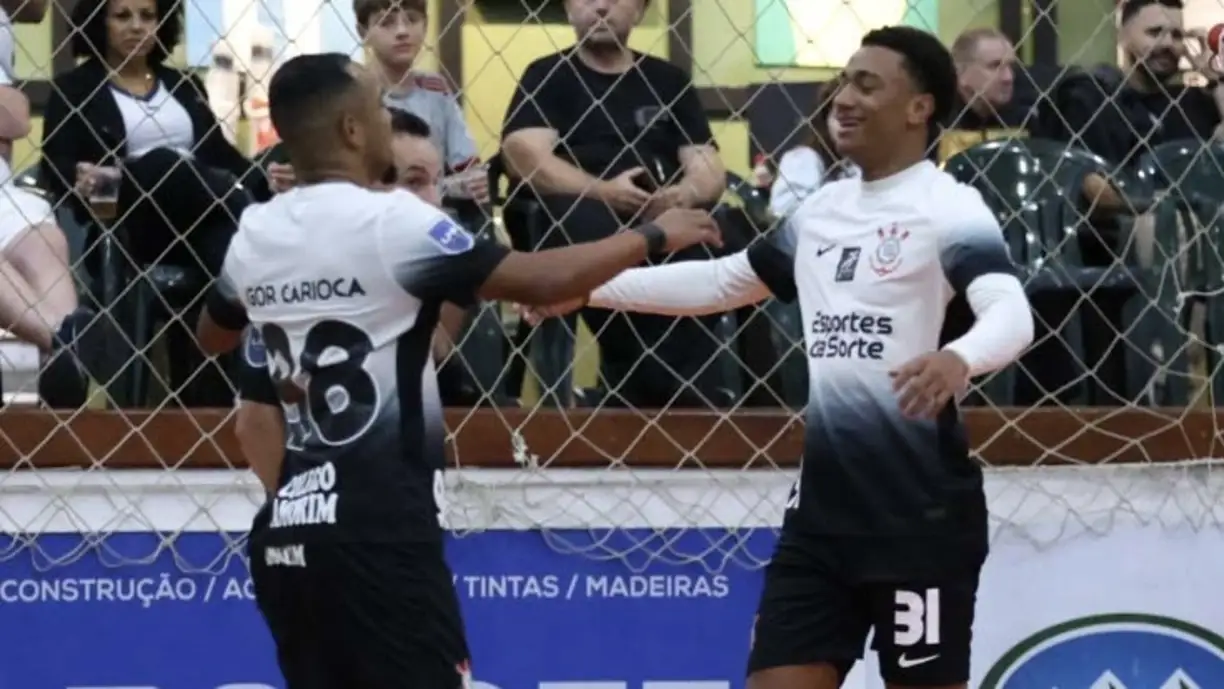 João Vitor Koji e Maicon são os representantes do Corinthians na seleção brasileira Sub-20 de futsal | Divulgação/Corinthians Futsal