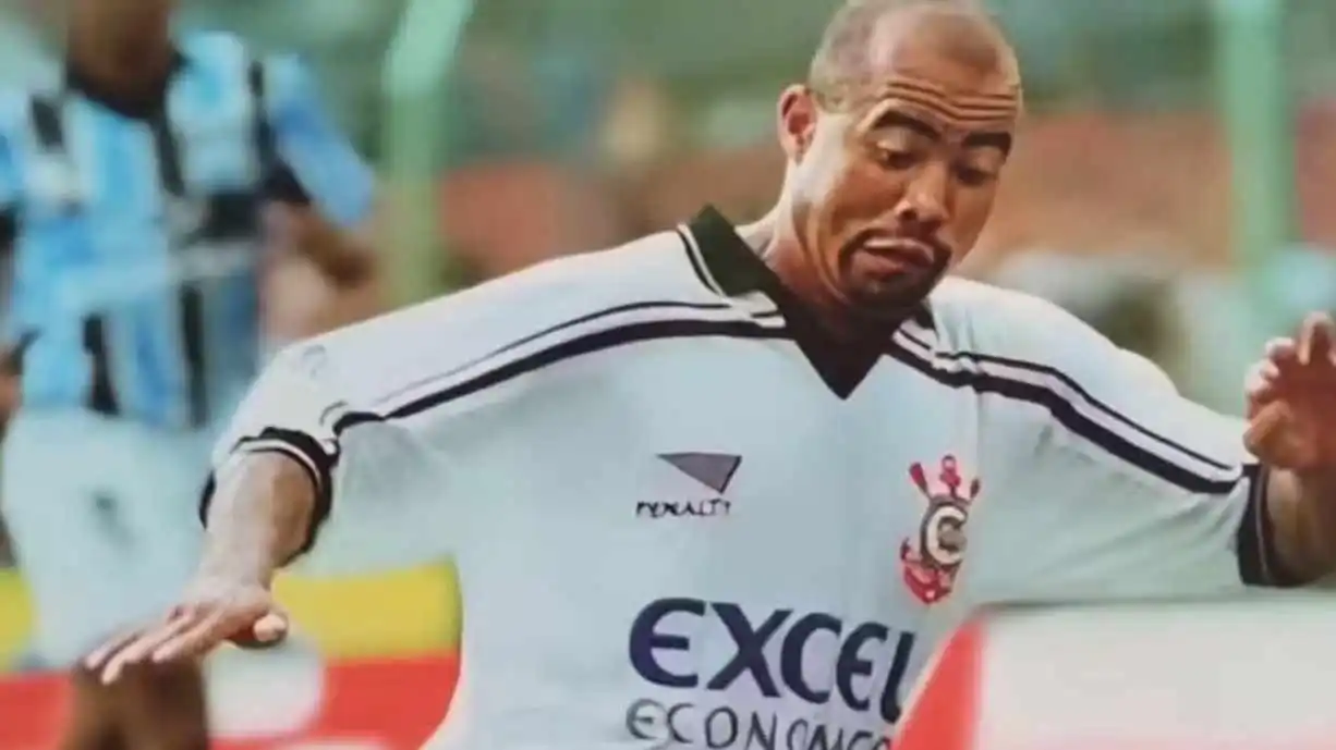 Ex-jogador do Corinthians provoca torcida do Palmeiras antes da final