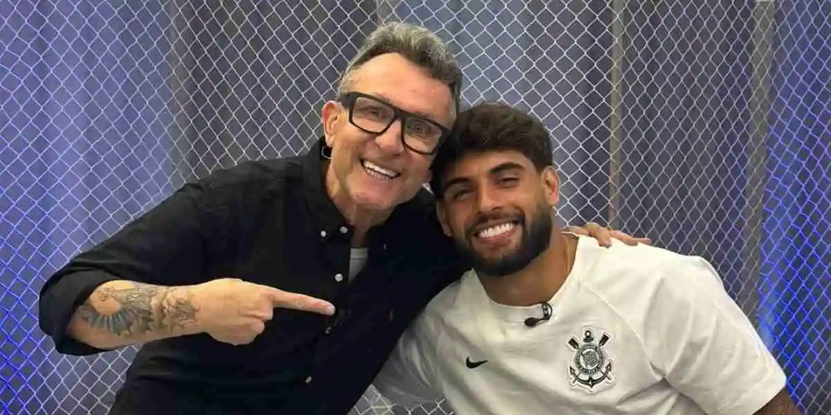 Na foto, Neto aparece com o atacante Yuri Alberto, jogador muito admirado pelo apresentador. Foto: Reprodução