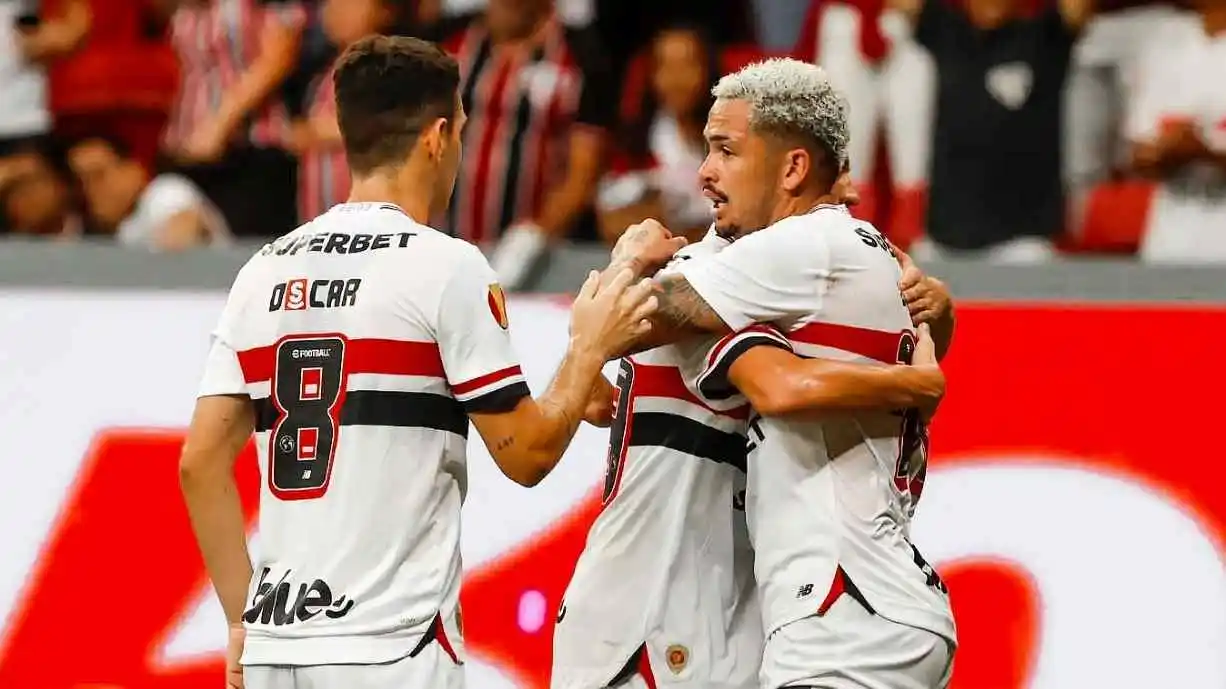 Apesar do contato, as tratativas não avançaram e o jogador acertou com o São Paulo em dezembro de 2024 - Foto: São Paulo FC