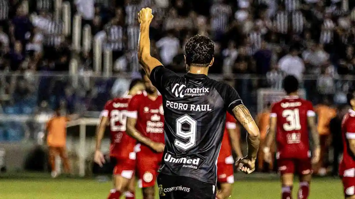 Esse foi o segundo gol de Pedro Raul em apenas duas partidas pelo novo time desde o empréstimo pelo Corinthians - Foto: Felipe Santos / Ceará SC