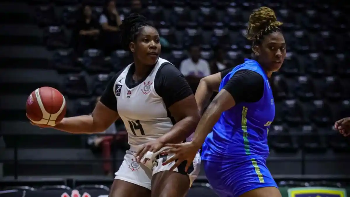 Licinara, pivô do Corinthians Basquete, é convocada para a Seleção Brasileira Feminina. Foto: Reprodução