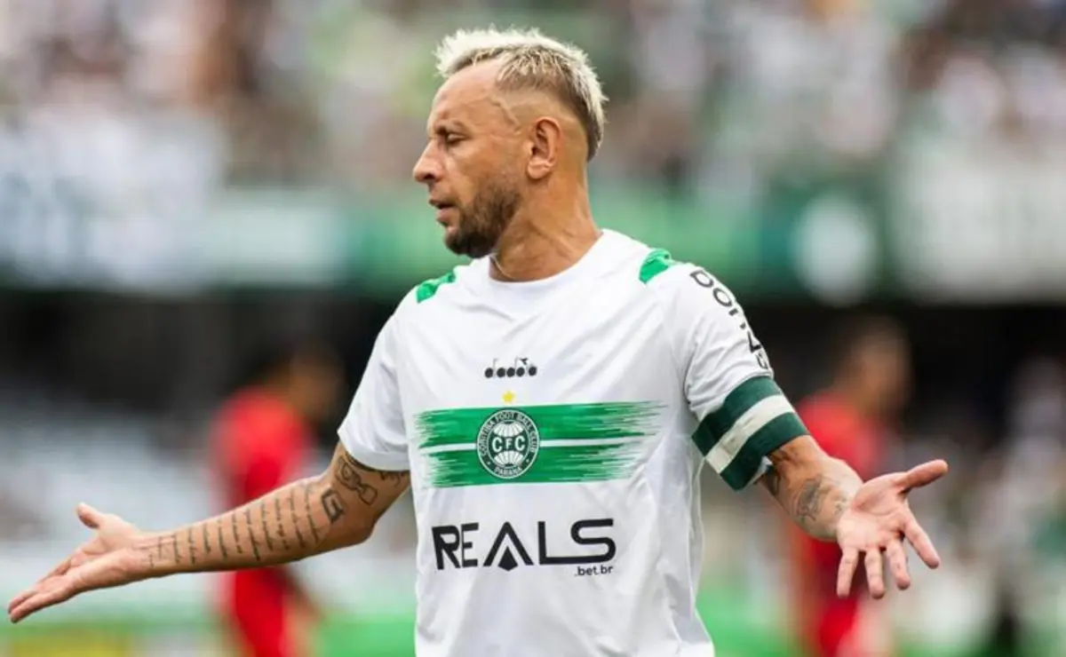 Fiel Torcida pede a contratação de Rafinha para reforçar o Corinthians e formar dupla com Memphis Depay no elenco alvinegro. Foto: Reprodução