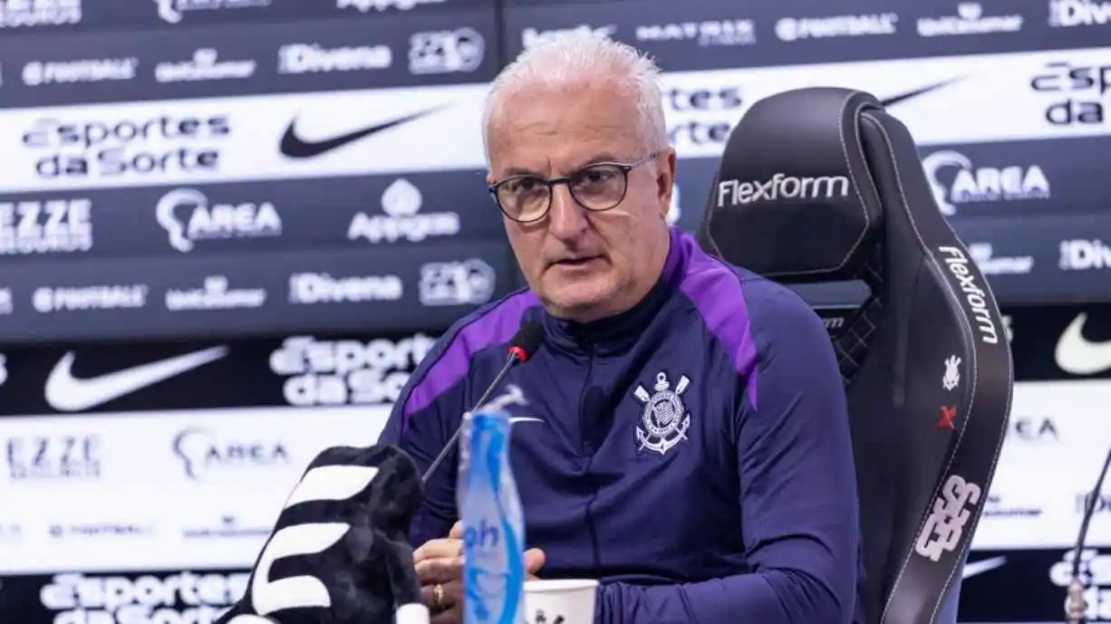 Dorival Júnior fala sobre Corinthians priorizar competição