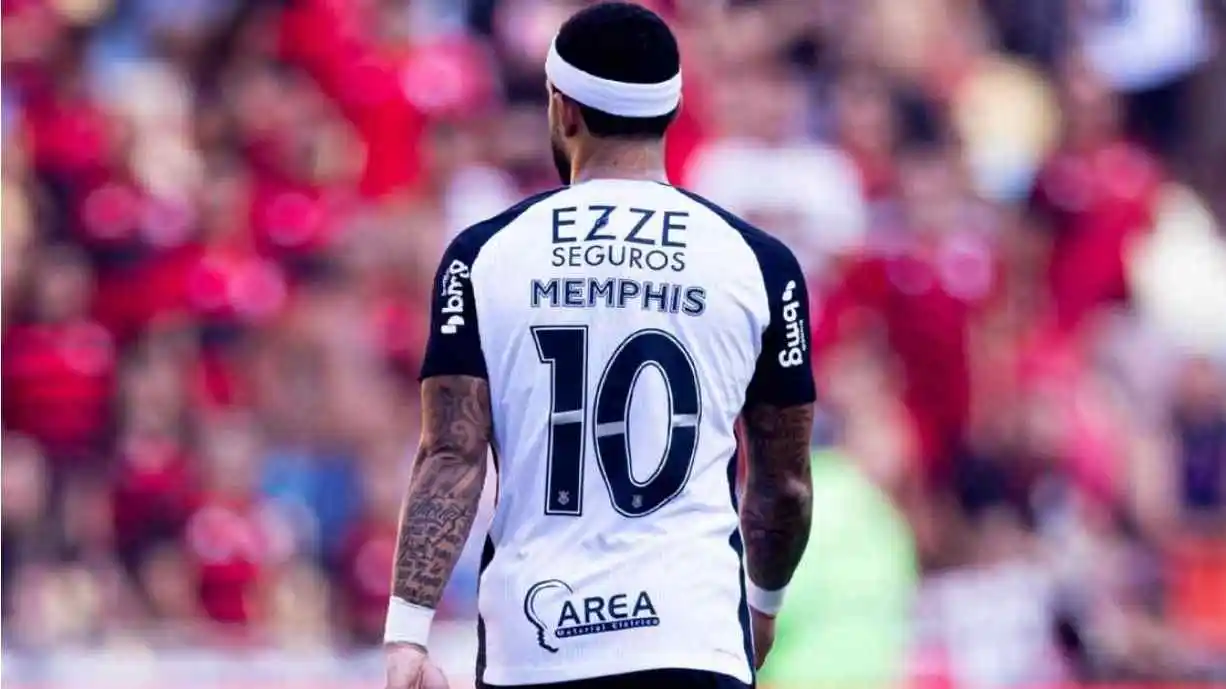 Memphis Depay faz promessa à torcida: "Corinthians será um pesadelo"