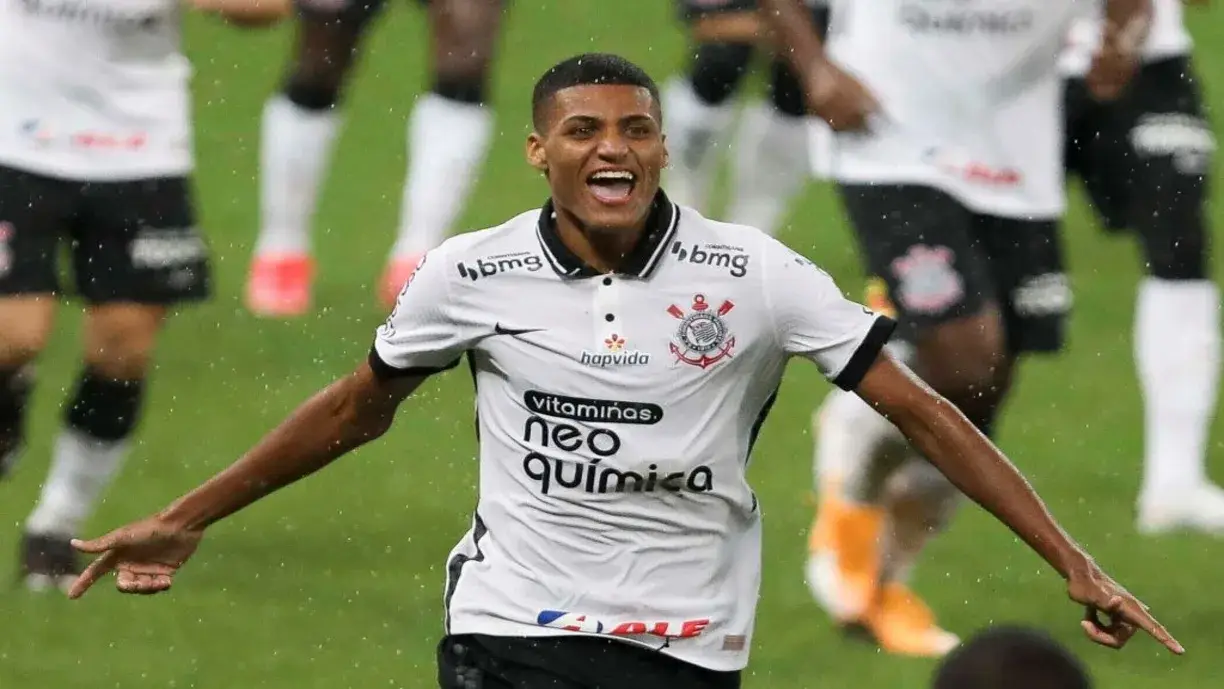 Rodrigo Varanda foi revelado no Corinthians e ganhou as primeiras chances como profissional em 2021 | Divulgação/Corinthians