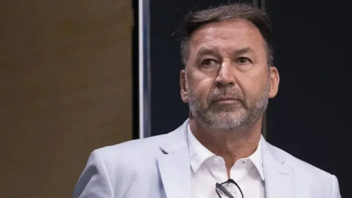 Augusto Melo nega responsabilidade pela dívida do Corinthians e reforça foco na regularização financeira do clube. Foto: Ettore Chiereguini/AGIF.